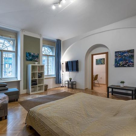 Spacious 3 Bedroom Apartment In The Heart Of Praag Buitenkant foto