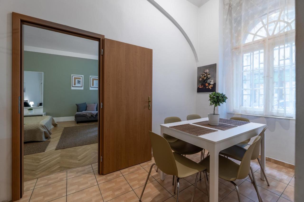 Spacious 3 Bedroom Apartment In The Heart Of Praag Buitenkant foto