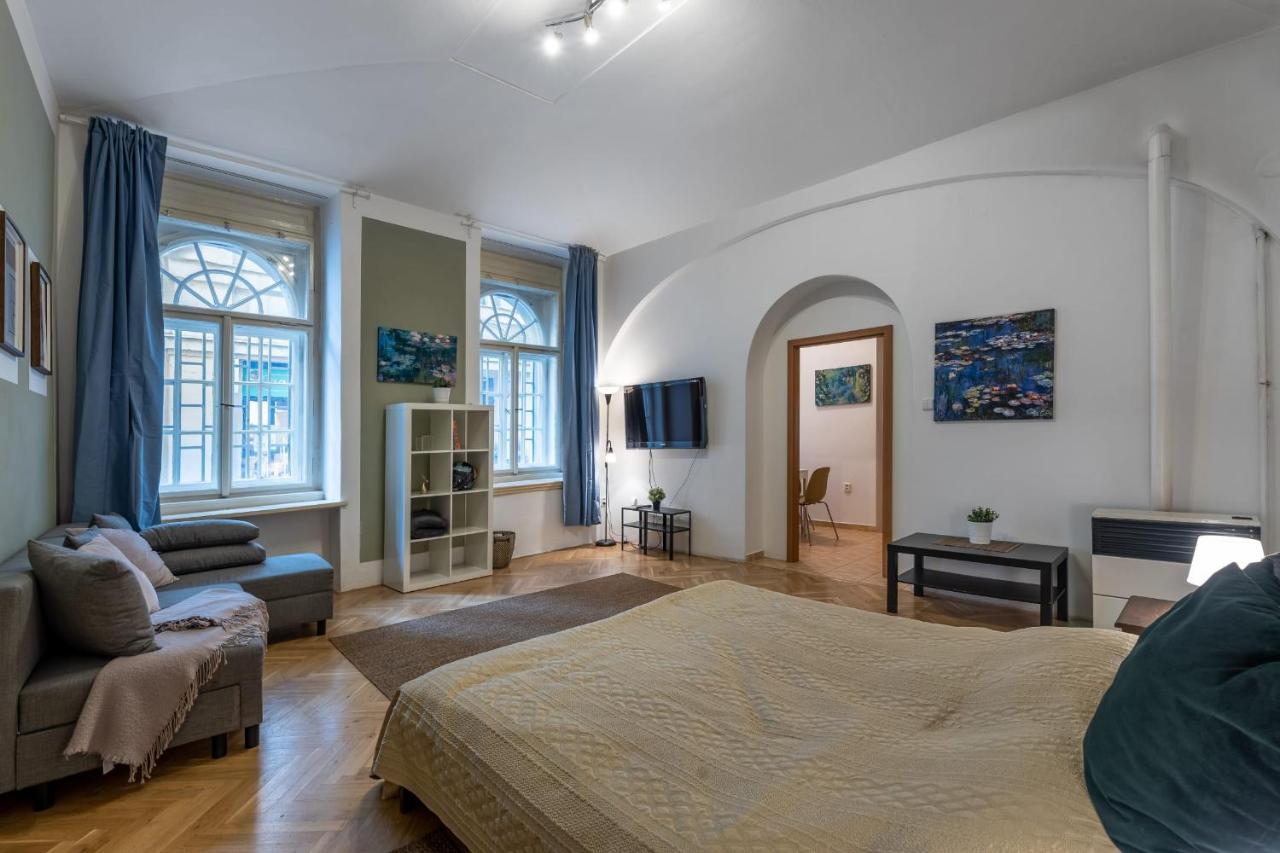 Spacious 3 Bedroom Apartment In The Heart Of Praag Buitenkant foto