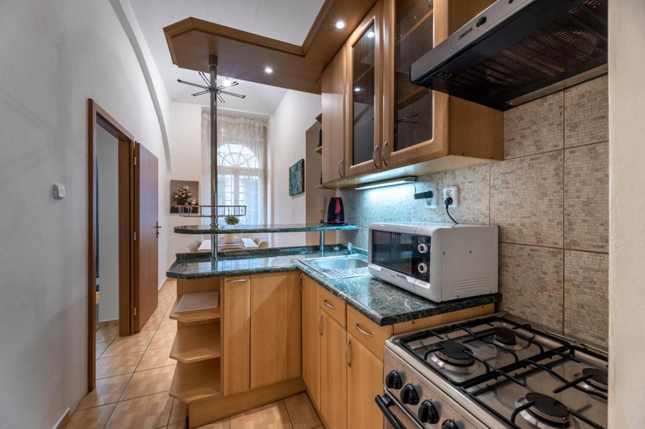 Spacious 3 Bedroom Apartment In The Heart Of Praag Buitenkant foto
