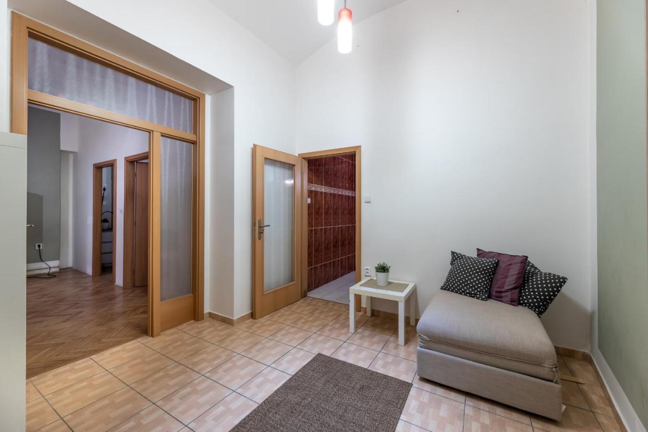 Spacious 3 Bedroom Apartment In The Heart Of Praag Buitenkant foto